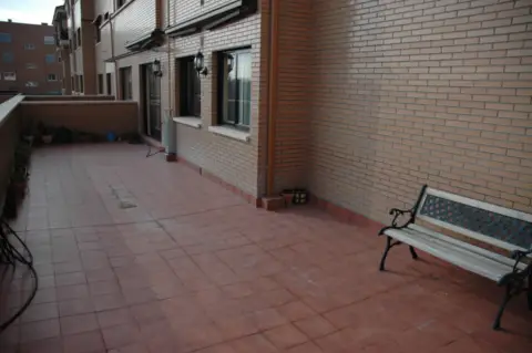 Piso en Avenida José Luis Lasa, 71