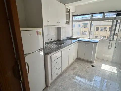 Piso en calle Izquierdo Azcárate, 17