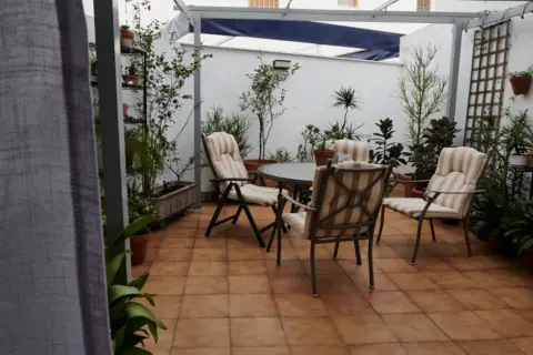 Casa adosada en calle de los Hermanos Pinzón, 9