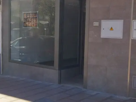 Local comercial en Avenida del Mediterráneo, 26