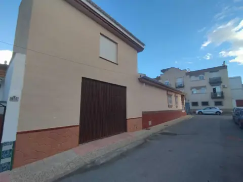 Chalet pareado en calle Lachar, 4