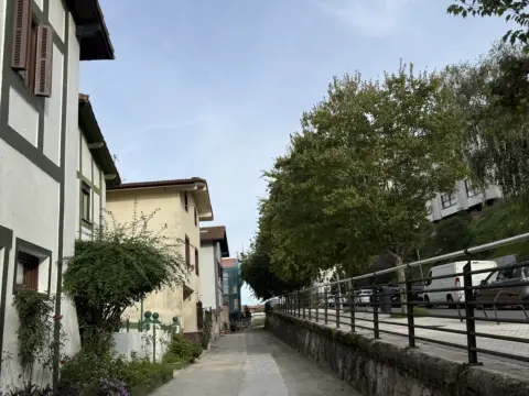 Chalet unifamiliar en Larratxo Pasealekua, 67