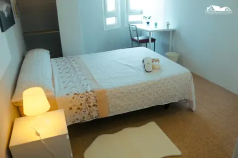 Habitación en Carrer del Mercat, 1