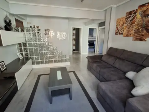 Piso en calle Hermanos Larrarte, 11