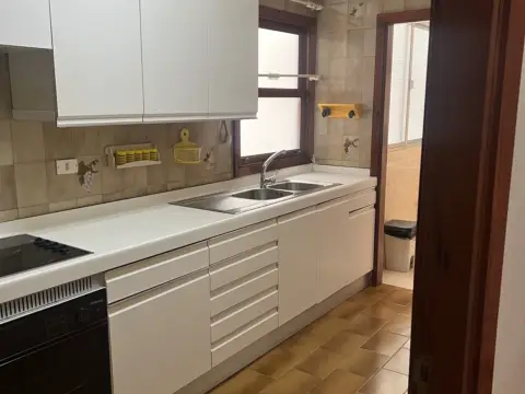 Piso en Avenida Angel Guimera, 3