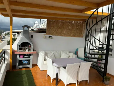 Ático en calle calle Higuera,  1