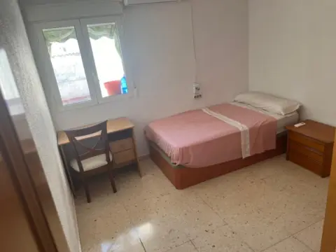 Habitación en calle de Montero Ríos, 26