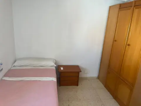 Habitación en calle de Montero Ríos, 26