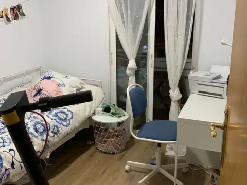 Habitación en Carrer del Pintor Matarana, 4