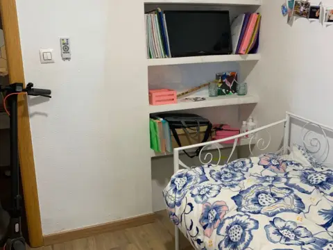 Habitación en Carrer del Pintor Matarana, 4