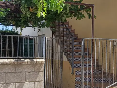 Chalet pareado en calle Madreselva, 1