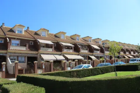 Casa adosada en calle Ubeda, 1