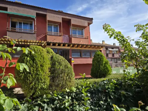 Chalet pareado en calle de la Hurtada, 16