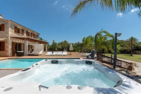 Finca rústica en VIA de Corneli Atic, 5