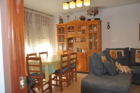 Casa adosada en Avenida Estación, 11