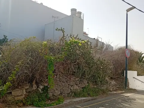 Terreno en calle Acequia del Pino, 37