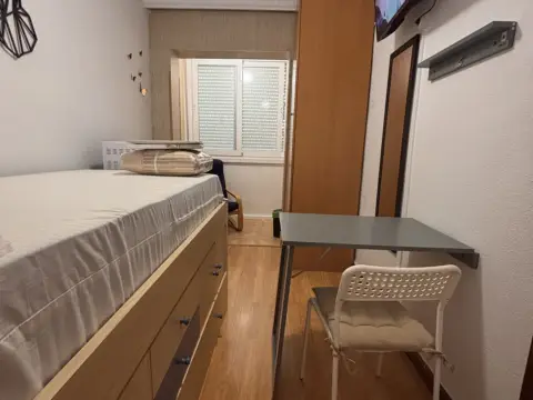 Habitación en calle de la Prensa, 11
