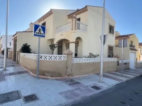 Dúplex en calle Sierra de los Filabres, 13