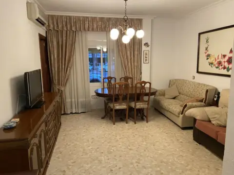 Piso en calle López de Gomara, 10