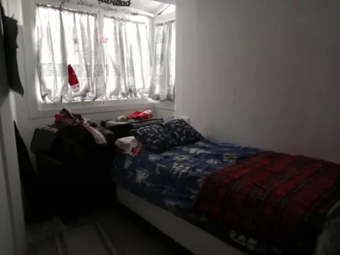 Habitación en calle del Río Jubia, 3