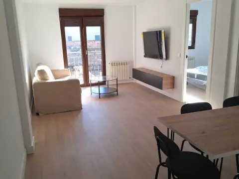 Piso en calle de la Cobaleda, 11