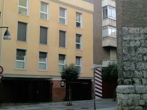 Piso en calle de la Cadena, 2