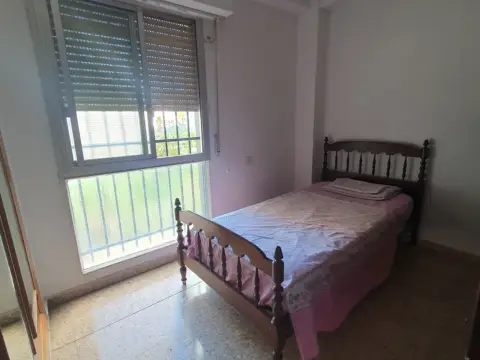 Habitación en Plaza del Mediterráneo, 7