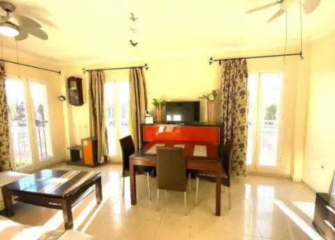 Piso en Avenida de las Fuerzas Armadas, 25