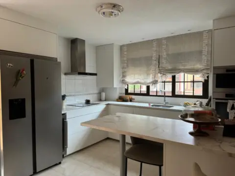 Chalet adosado en Avenida de Mataespesa, 45