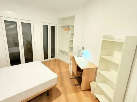 Habitación en Avenida de la Constitución, 2