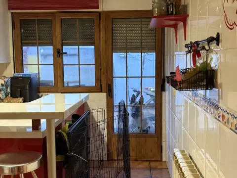 Casa adosada en calle de Constitución, 59