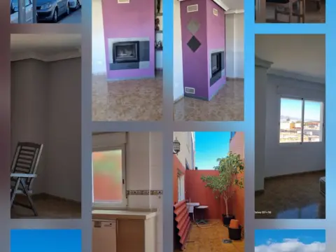 Casa adosada en calle de Alvaro de Bazán, 63