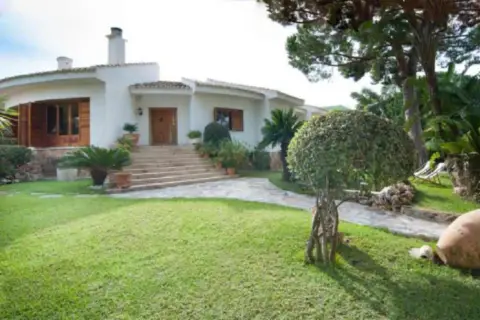 Chalet unifamiliar en Urbanización Les Motes, 45