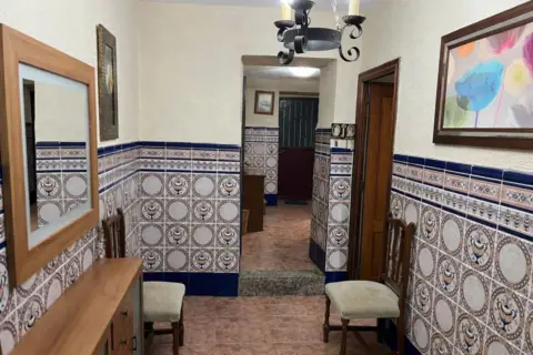 Casa adosada en calle Juanito Valderrama, 1