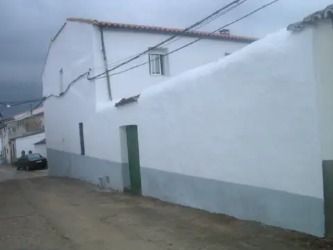 Casa rústica en calle Hernán Cortés, 34