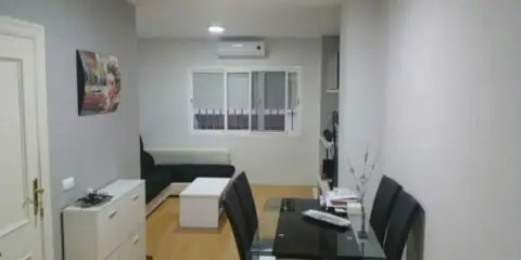 Piso en calle de Fernando 'El Católico', 42