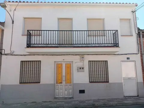 Casa adosada en calle de Antonio Machado, 76