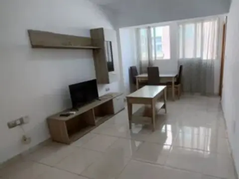 Piso en Avenida de las Fuerzas Armadas, 23