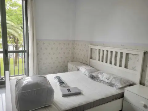 Habitación en Carretera de Su Eminencia, 1