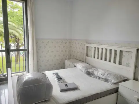 Habitación en Carretera de Su Eminencia, 1