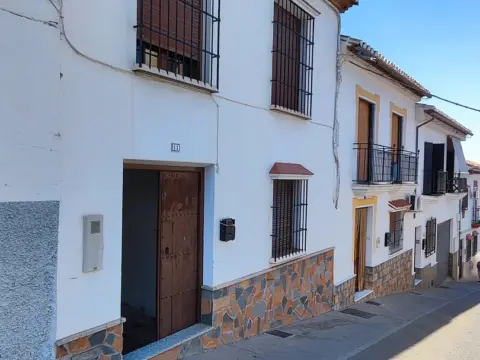 Casa adosada en calle de San Sebastián, 11