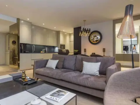 Piso en calle de Carolina Coronado, 3