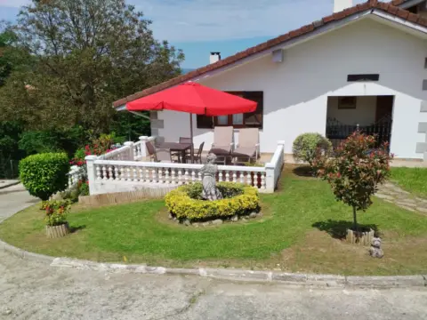 Chalet adosado en calle Barrio Enparantza,  1