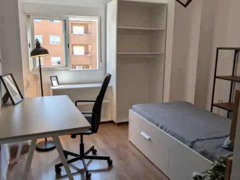 Piso en calle de Peris Mencheta, 22