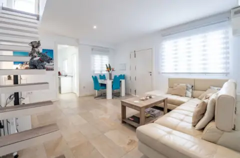 Casa adosada en calle de la Nutria, 1