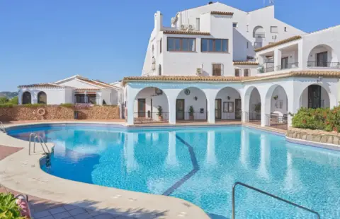 Casa adosada en calle de las Rosas las Capistrano, 96