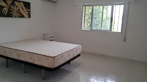 Habitación en calle Comtat,  1