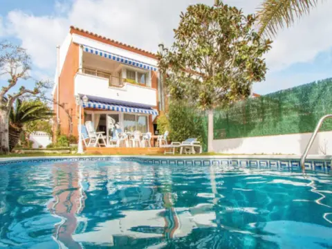 Casa adosada en Carrer de Bulnes, 18