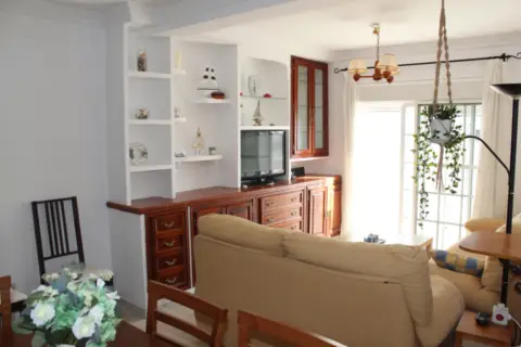 Piso en calle Adelfa, 2