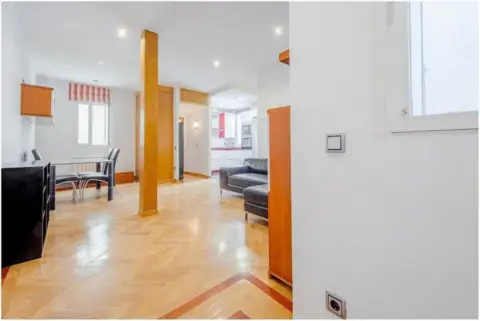 Apartamento en calle de Isabel 'La Católica', 16